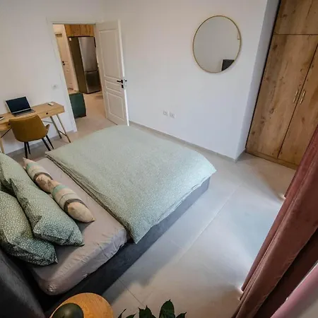 Living * Golem (Tirana)